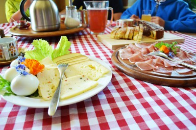 Urlaub Südtirol Bauernhofurlaub Frühstück